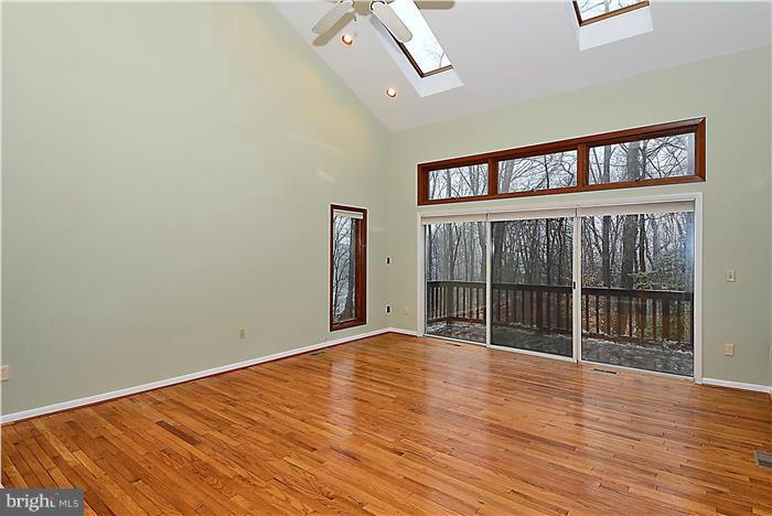 3224 Cragun Road Edgewater, MD 21037 - Photo 10 of 30 Living Room
