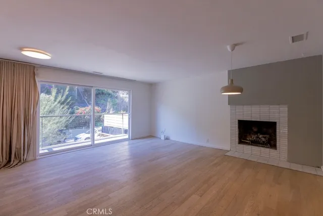 $3,950 | 336 Museum Drive, Los Angeles, CA 90065