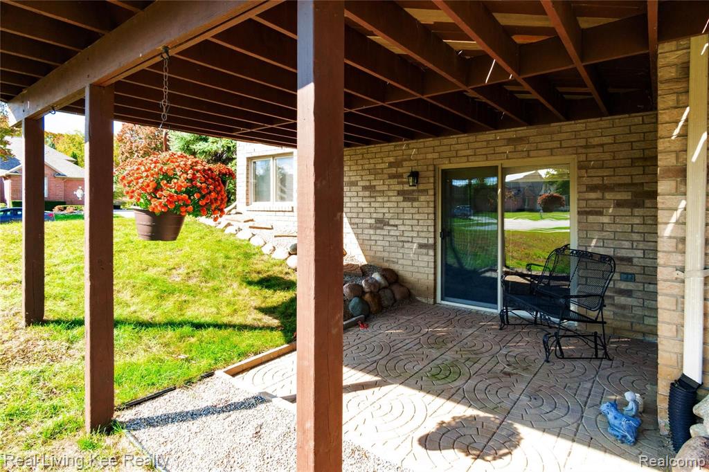 6519 Chatham Circle Rochester Hills, MI 48306 - Photo 12 of 50