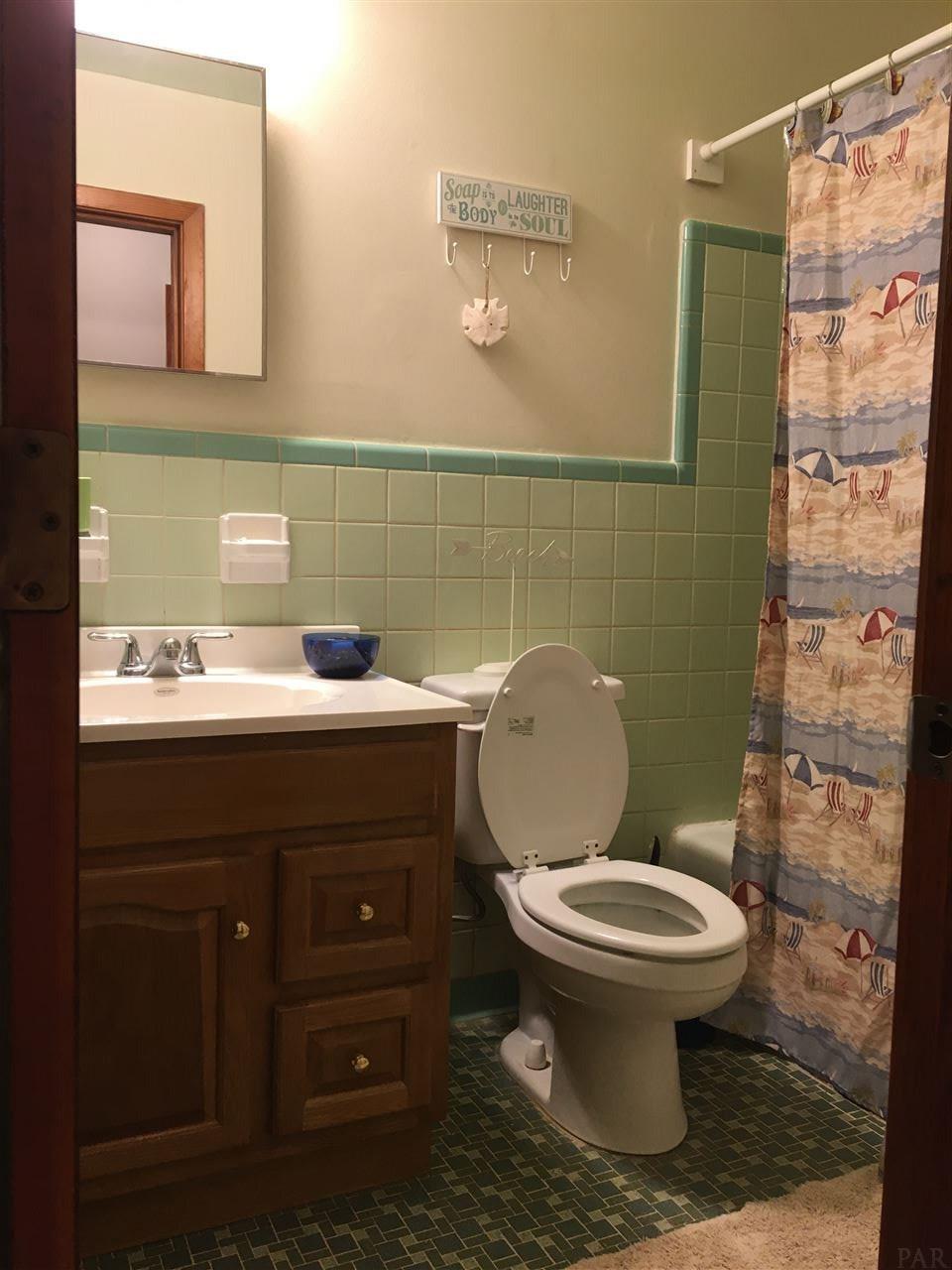 1680 McKenzie Road Cantonment, FL 32533 - Photo 16 of 40 Guest Bath