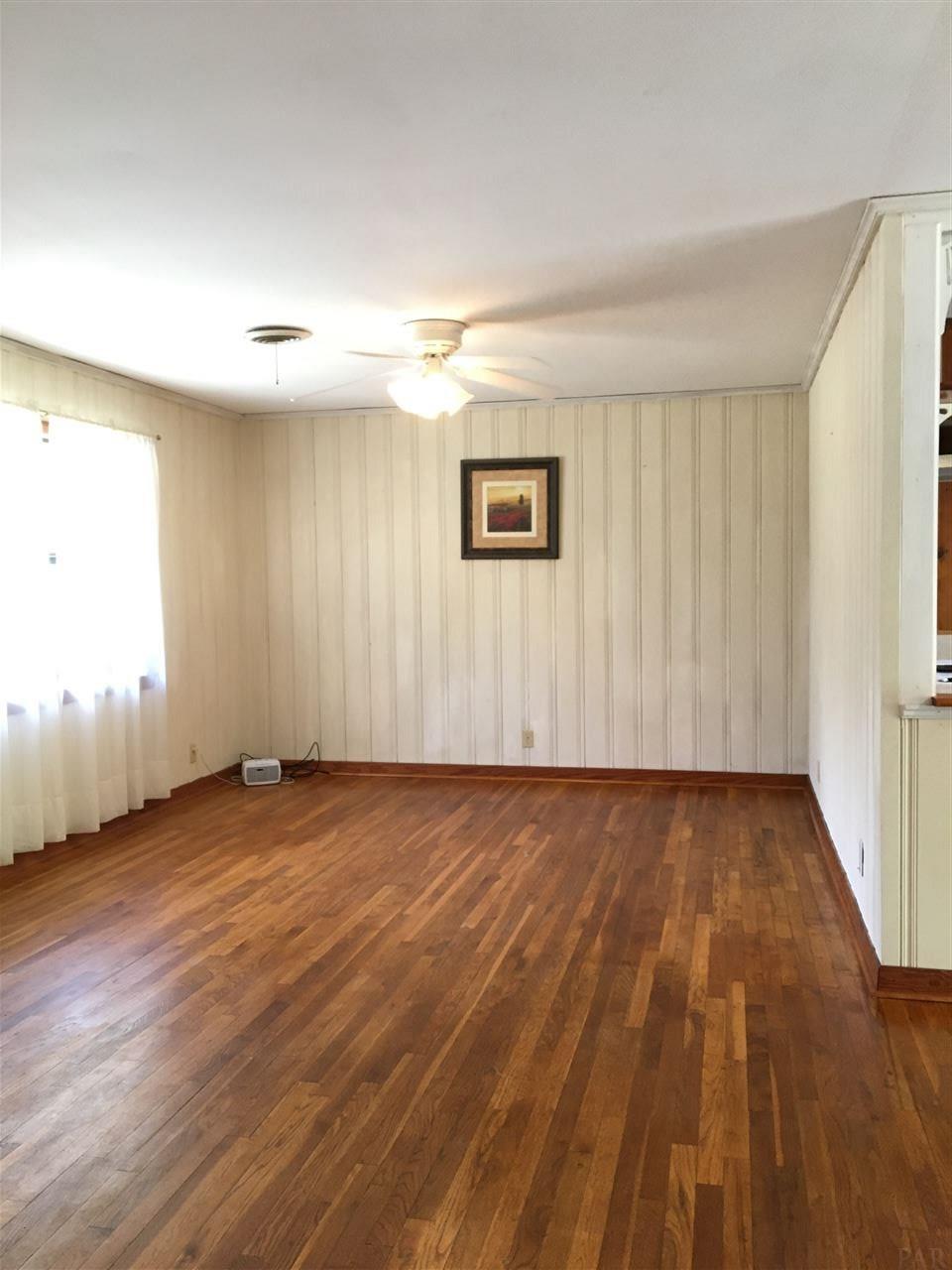 1680 McKenzie Road Cantonment, FL 32533 - Photo 7 of 40 Living room