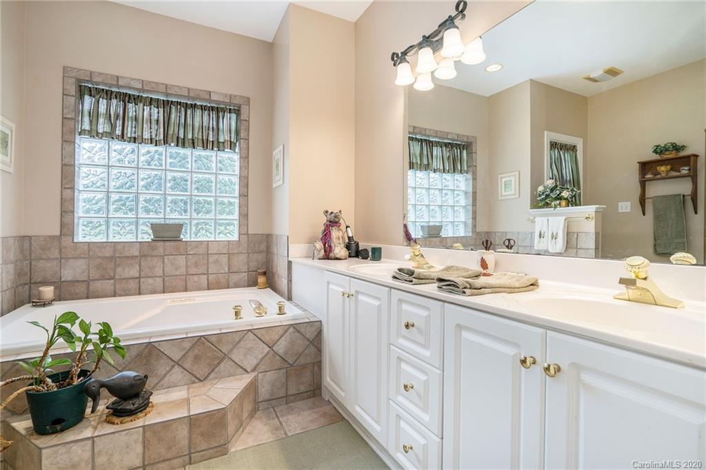 9809 Potter Road Matthews, NC 28104 - Photo 9 of 40 Gallery Image 9
