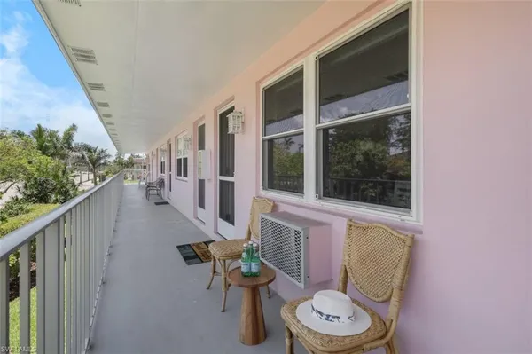 $1,800 | 190 North Collier Boulevard, Unit N9, Marco Island, FL 34145