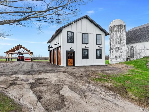 $714,900 | 7852 Highway 104, Oswego, NY 13126