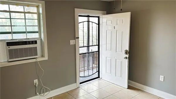 $1,100 | 1938 Jackson Avenue, Unit 9, New Orleans, LA 70113