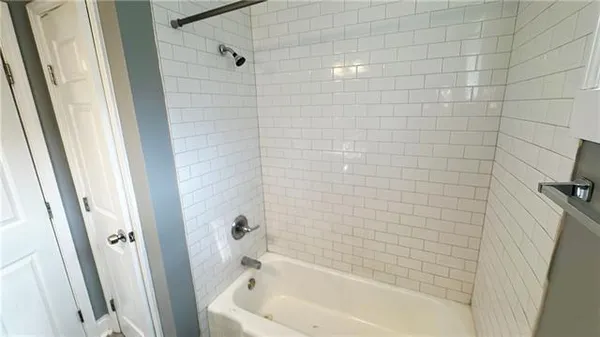 $1,100 | 1938 Jackson Avenue, Unit 9, New Orleans, LA 70113