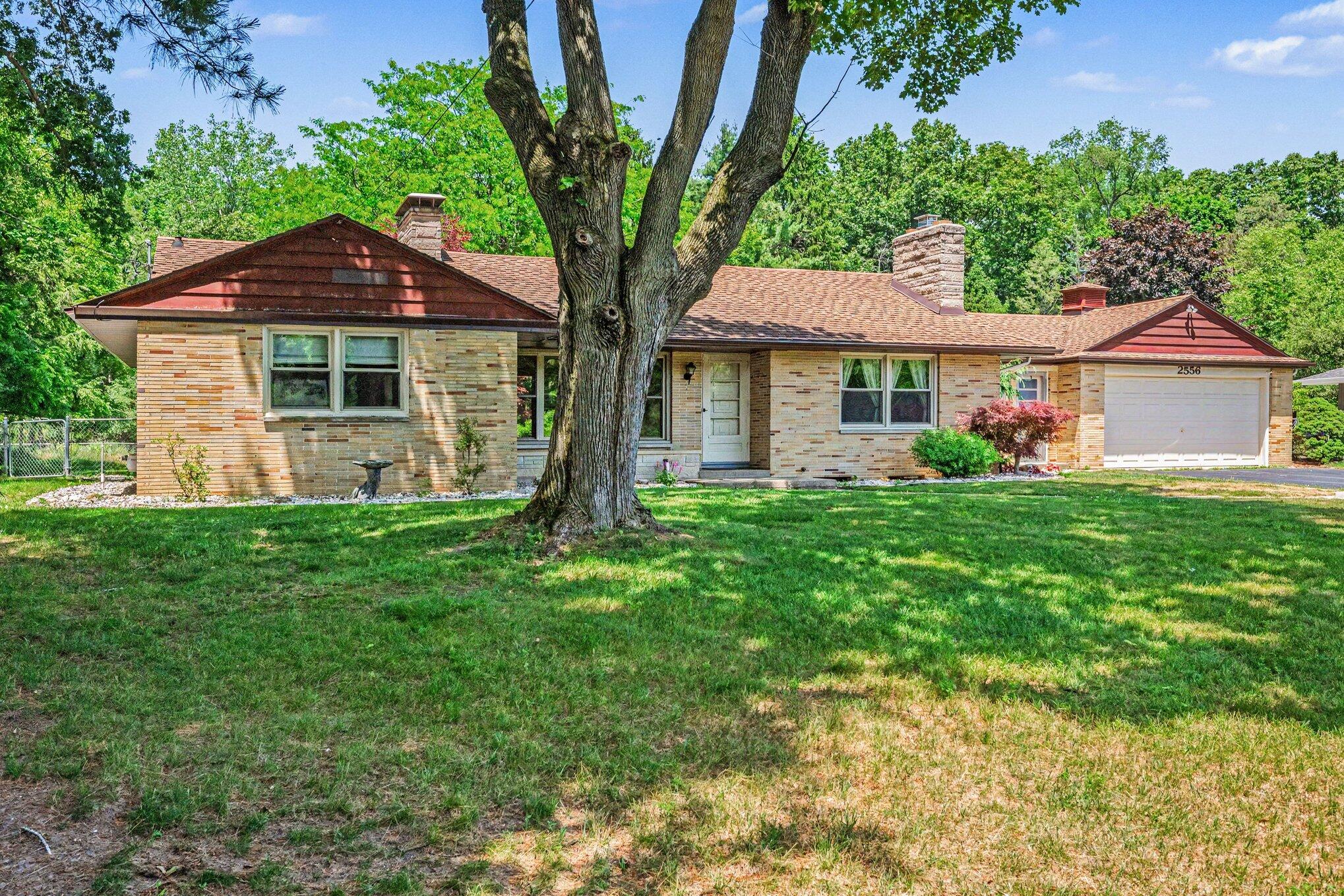 2556 Angling Road Kalamazoo, MI 49008 - Photo 3 of 26 003_file_8491