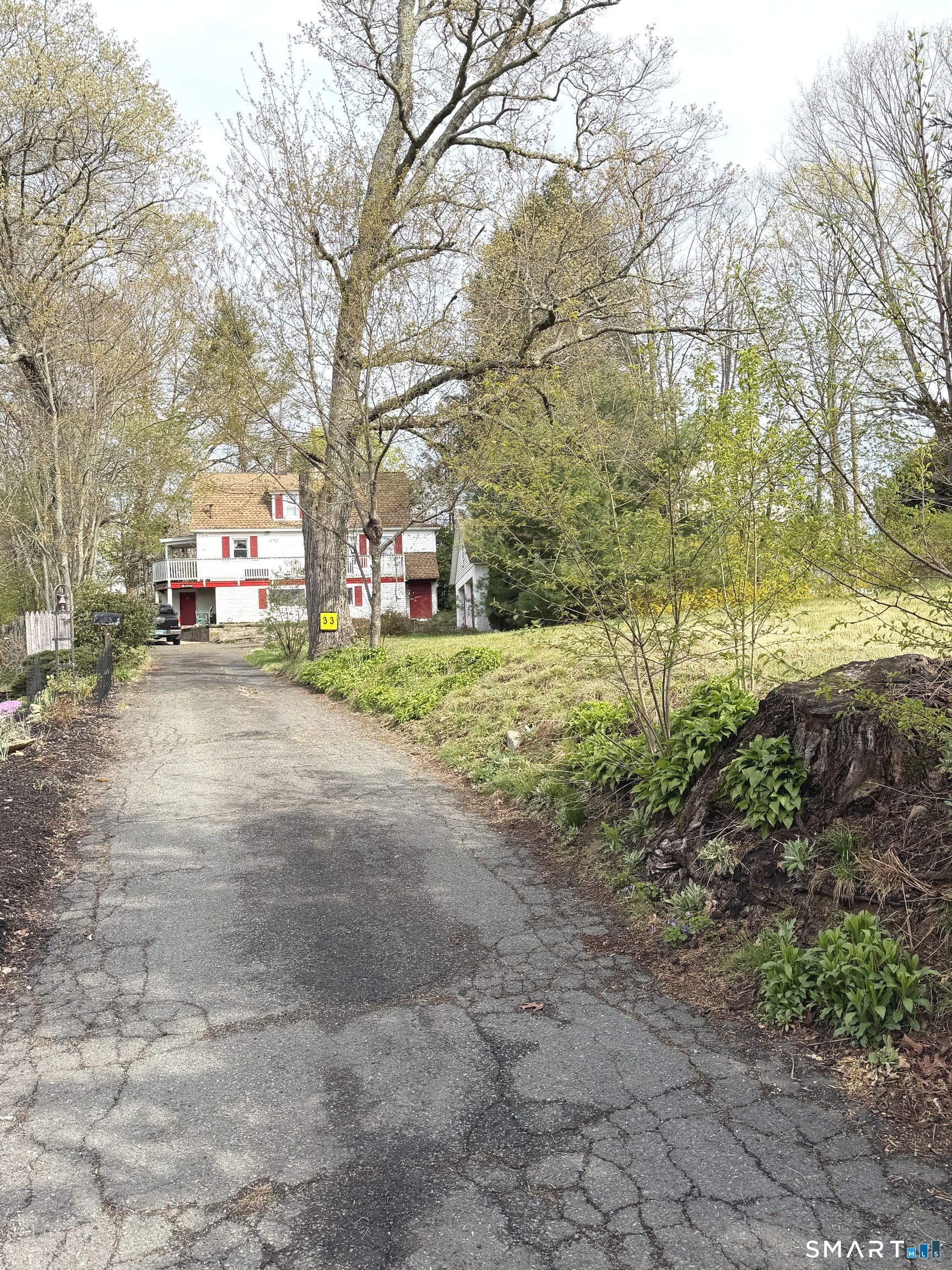 33 Chestnut Grove Road Watertown, CT 06795 - Photo 3 of 31