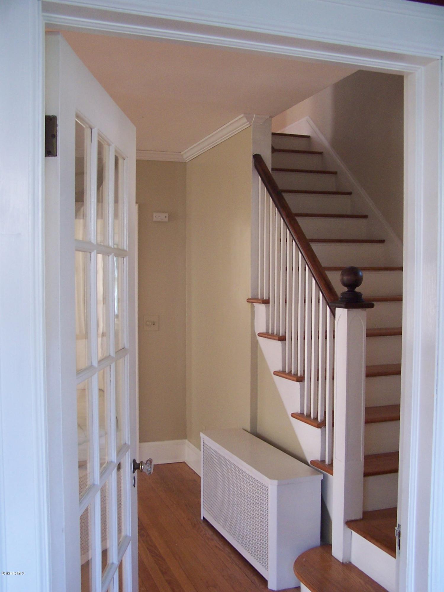 156 Cheshire Road Pittsfield, MA 01201 - Photo 13 of 18 100_4366