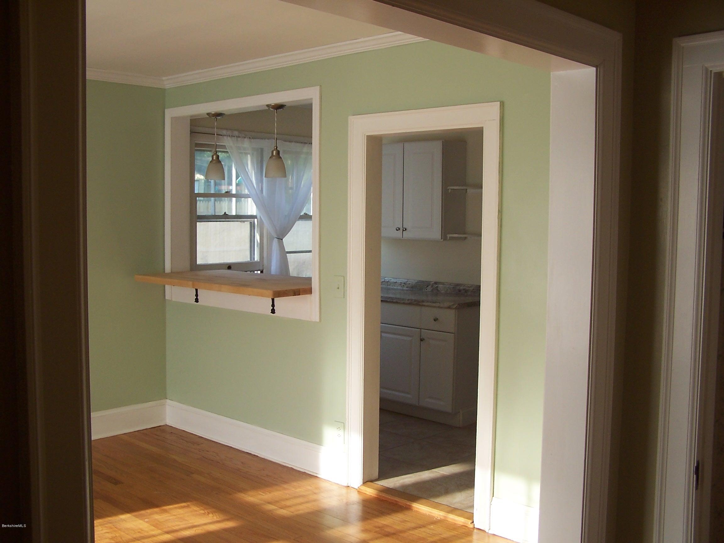 156 Cheshire Road Pittsfield, MA 01201 - Photo 9 of 18 100_4374