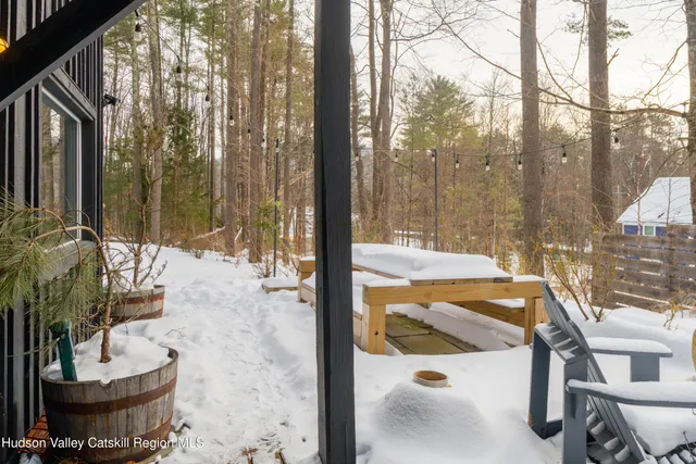 $775,000 | 15 Lake View Dr Lake Hill, Bearsville, NY 12409