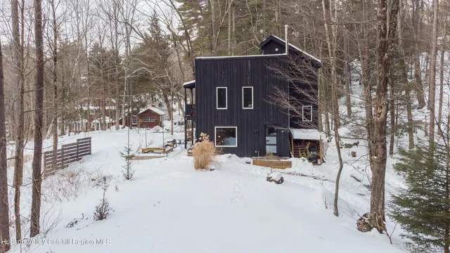 $775,000 | 15 Lake View Dr Lake Hill, Bearsville, NY 12409