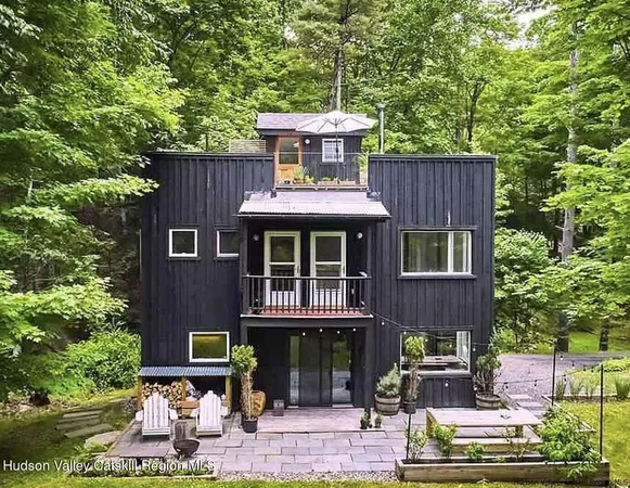 $775,000 | 15 Lake View Dr Lake Hill, Bearsville, NY 12409