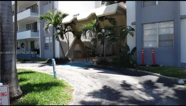 $2,650 | 1080 94th Street, Unit 210, Bay Harbor Islands, FL 33154