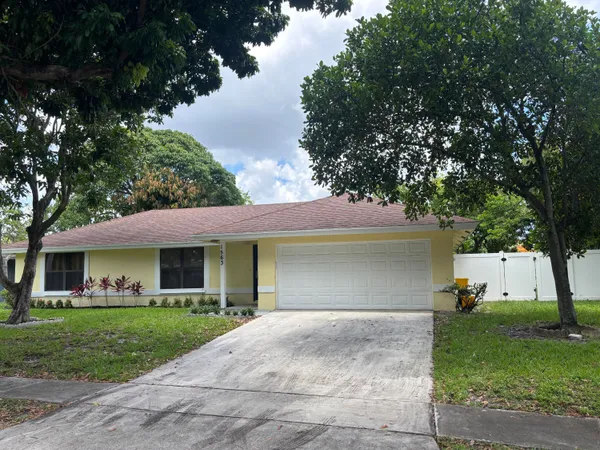 $3,600 | 1563 40th Street, West Palm Beach, FL 33407