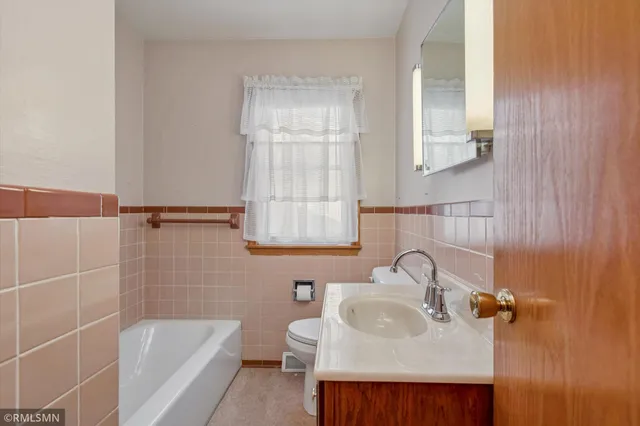 $295,000 | 415 9th Street North, Cannon Falls, MN 55009