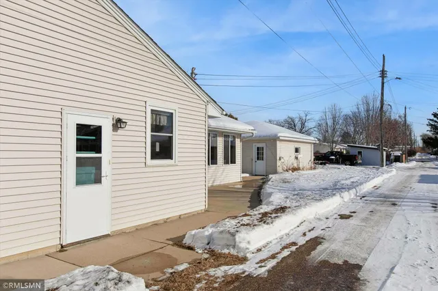 $295,000 | 415 9th Street North, Cannon Falls, MN 55009