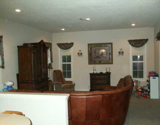 128 Keck Road Sarver, PA 16055 - Photo 3 of 8 Den/Family/Great Room.