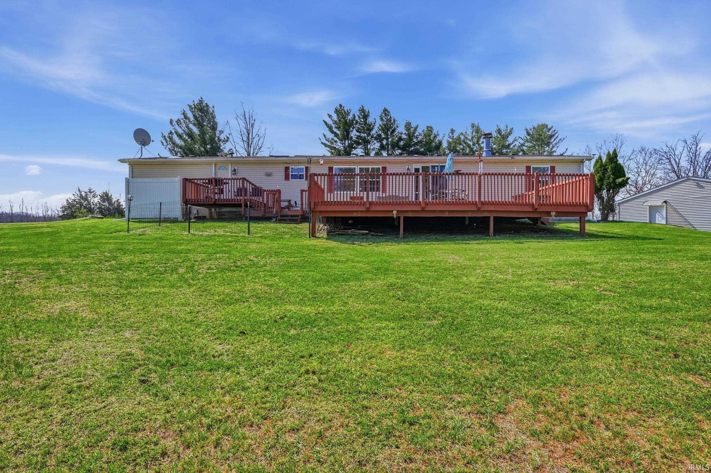 2975 West Mohee Road Hartford City, IN 47348 - Photo 2 of 29