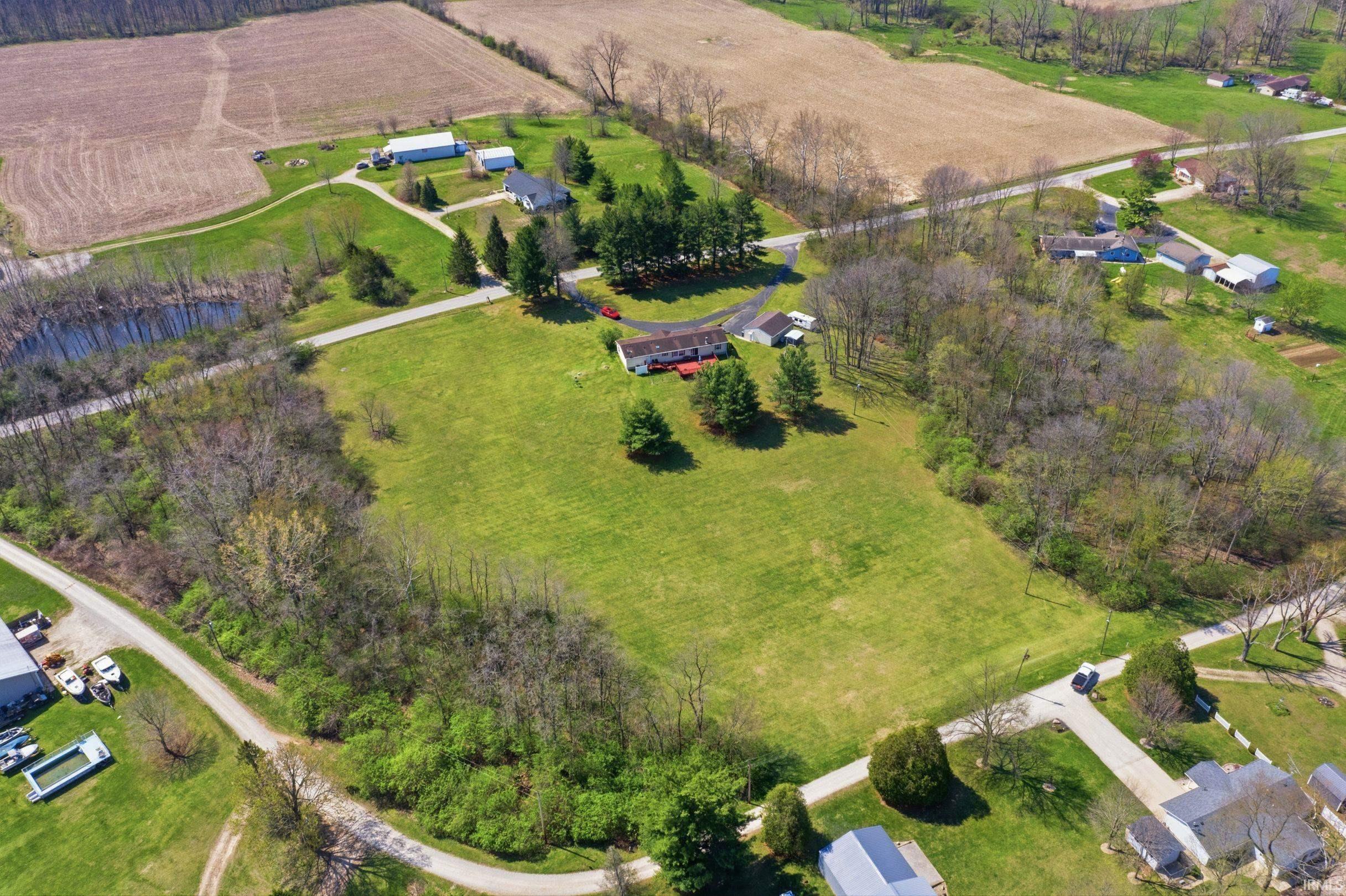 2975 West Mohee Road Hartford City, IN 47348 - Photo 10 of 29