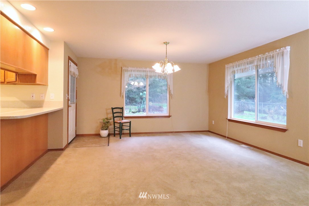 9838 Case Road Southwest Olympia, WA 98512 - Photo 7 of 35 Gallery Image 7