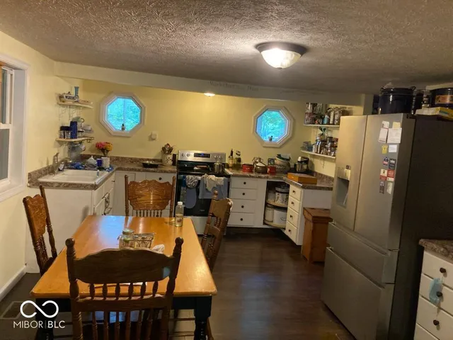 $207,500 | 8779 North Briarwood Lake W Court, Monrovia, IN 46157