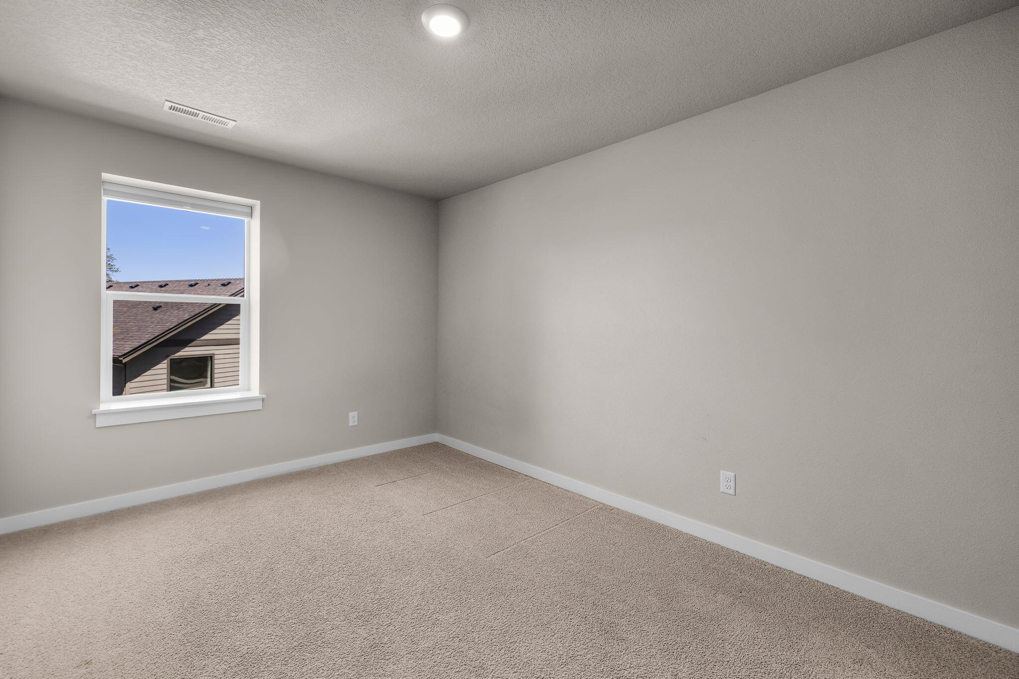 61197 Southwest Beverly Way Bend Bend, OR 97702 - Photo 17 of 32 bedroom