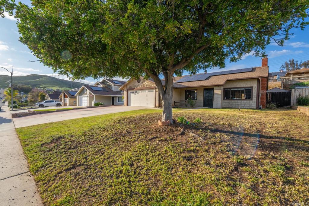 10254 Princess Joann Road Santee, CA 92071 - Photo 8 of 41