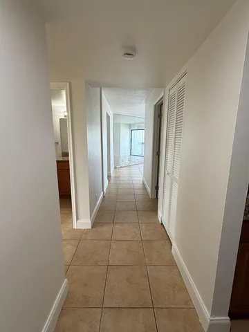 $2,000 | 2050 North Congress Avenue, Unit 205, West Palm Beach, FL 33401