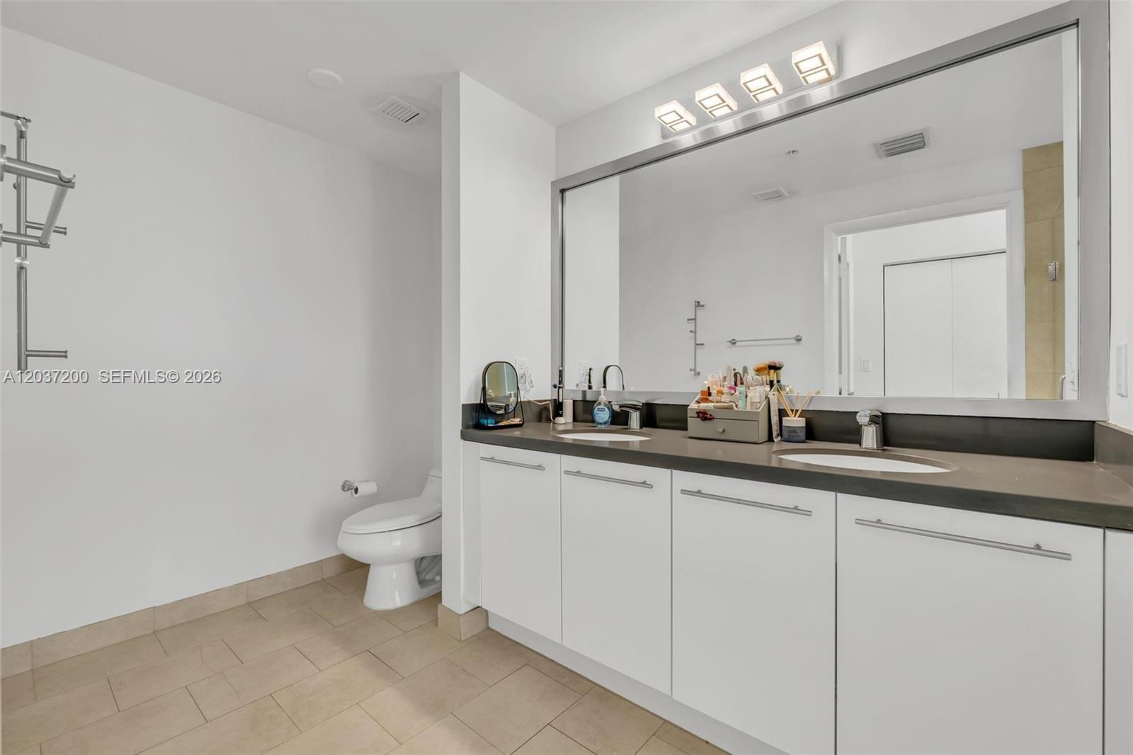 90 Southwest 3rd Street, Unit 4303 Miami, FL 33130 - Photo 20 of 41