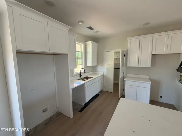 $594,900 | 5122 Aspen Avenue, Morristown, TN 37813