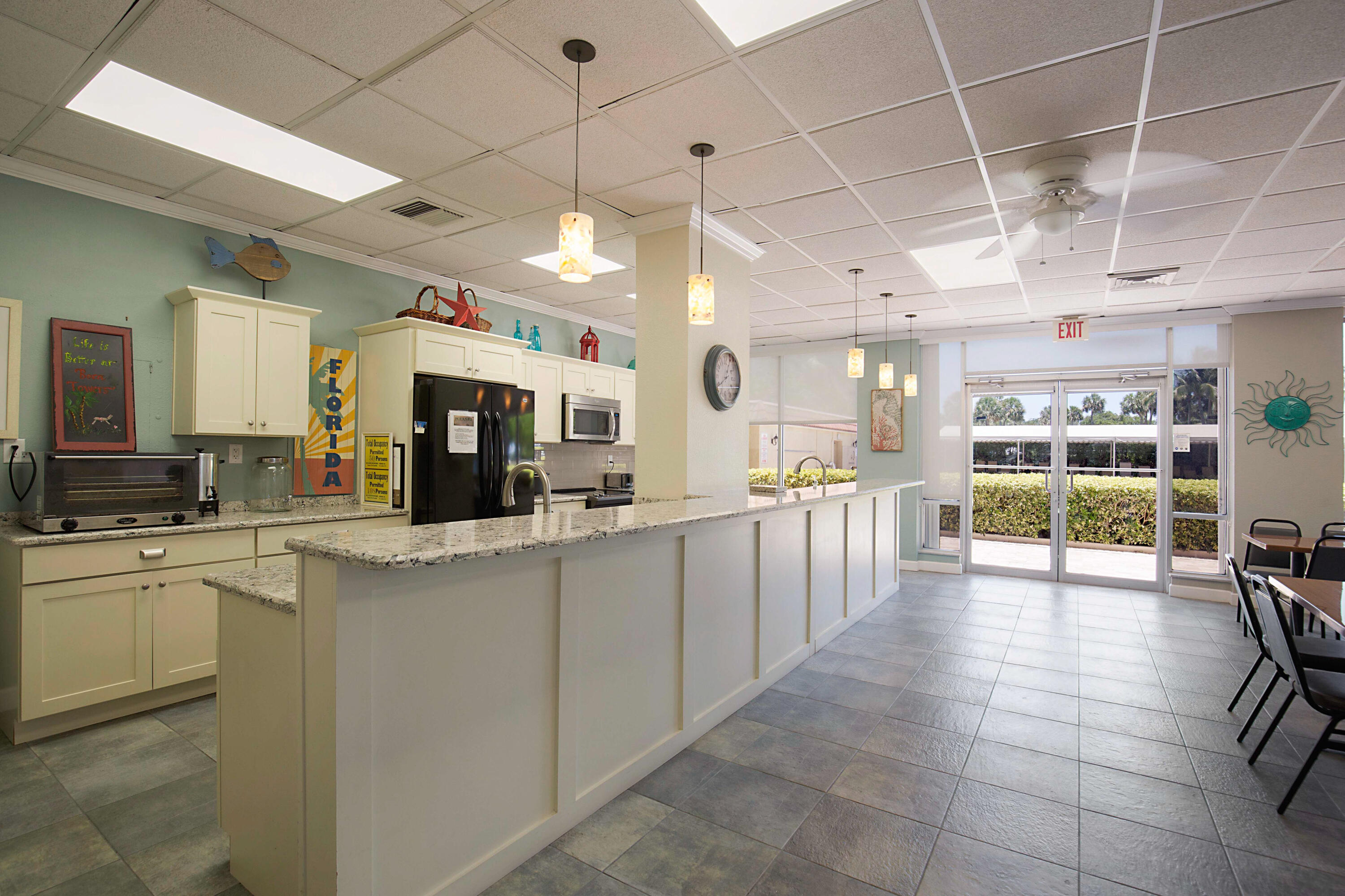 2121 North Ocean Boulevard, Unit 305W Boca Raton, FL 33431 - Photo 47 of 75 COMMUNITY KITCHEN