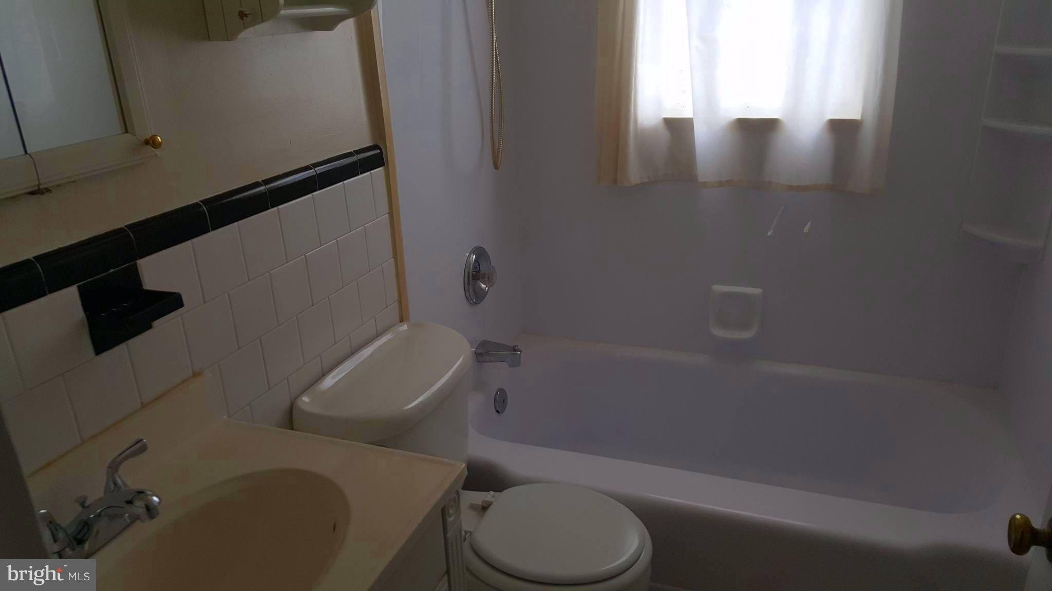 345 Grovethorn Road Middle River, MD 21220 - Photo 13 of 19 Bath