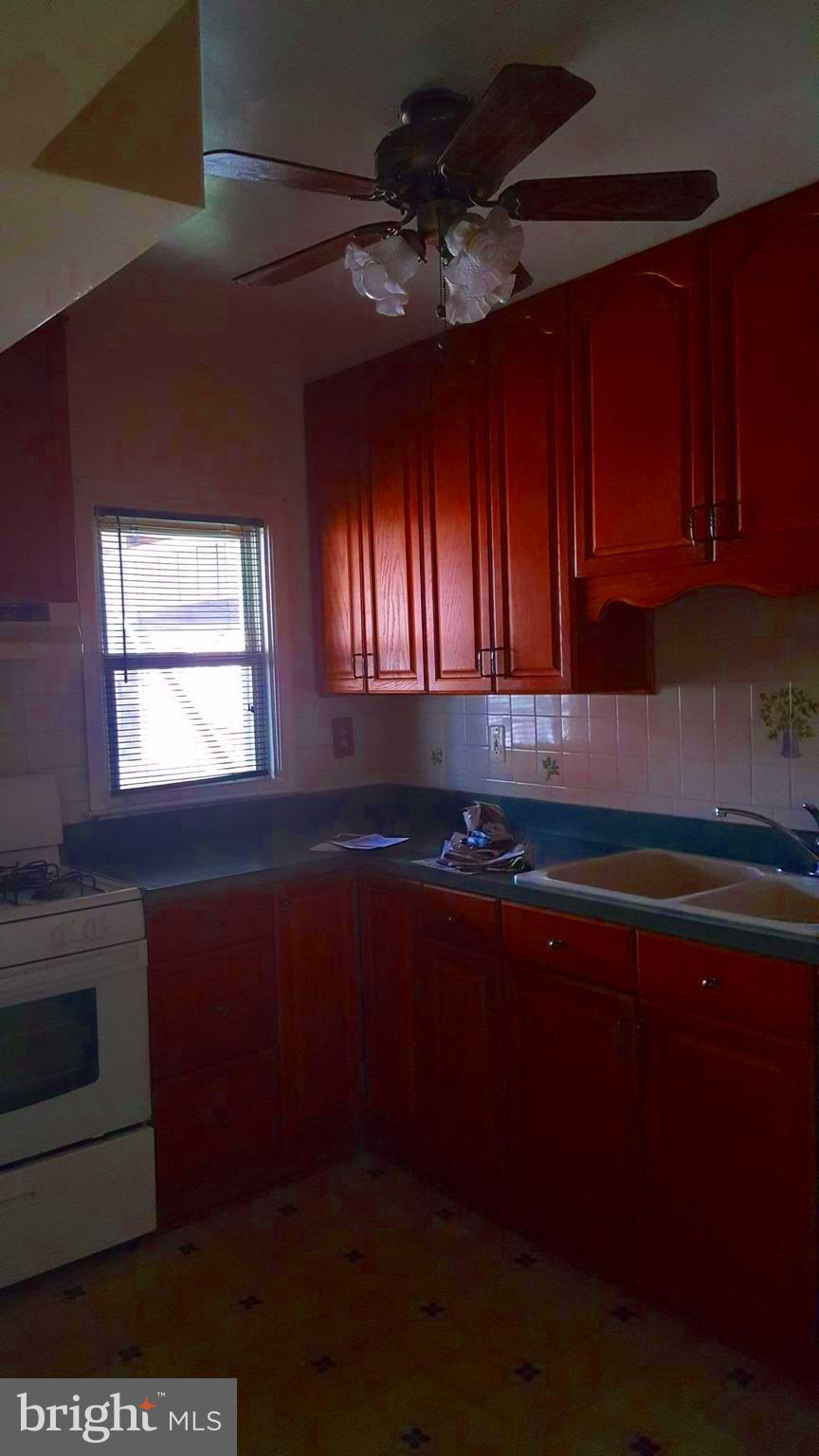 345 Grovethorn Road Middle River, MD 21220 - Photo 4 of 19 Kitchen