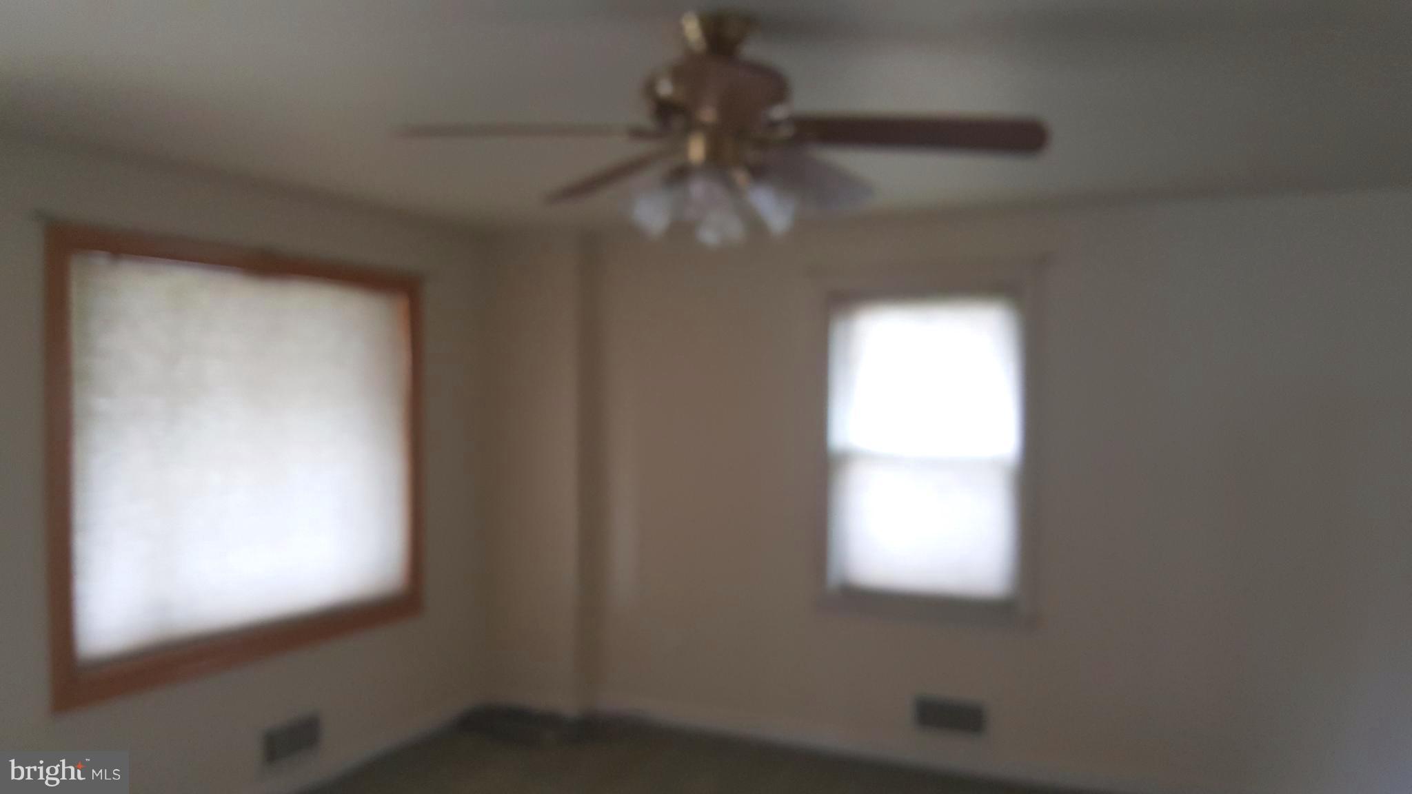 345 Grovethorn Road Middle River, MD 21220 - Photo 5 of 19 Living Room