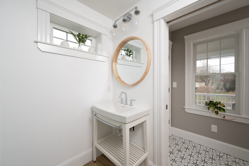 100 Albatross Road Quincy, MA 02169 - Photo 18 of 31 Gallery Image 18