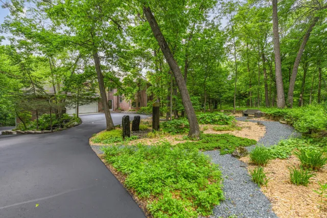 $1,295,000 | 9755 Primrose Avenue North, Stillwater, MN 55082