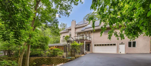 $1,295,000 | 9755 Primrose Avenue North, Stillwater, MN 55082