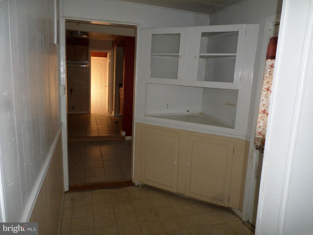 604 Beverly Road Reisterstown, MD 21136 - Photo 15 of 17 Rear Entry Way