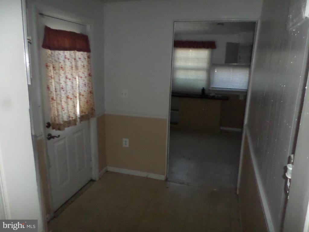 604 Beverly Road Reisterstown, MD 21136 - Photo 16 of 17 Rear Entry Way
