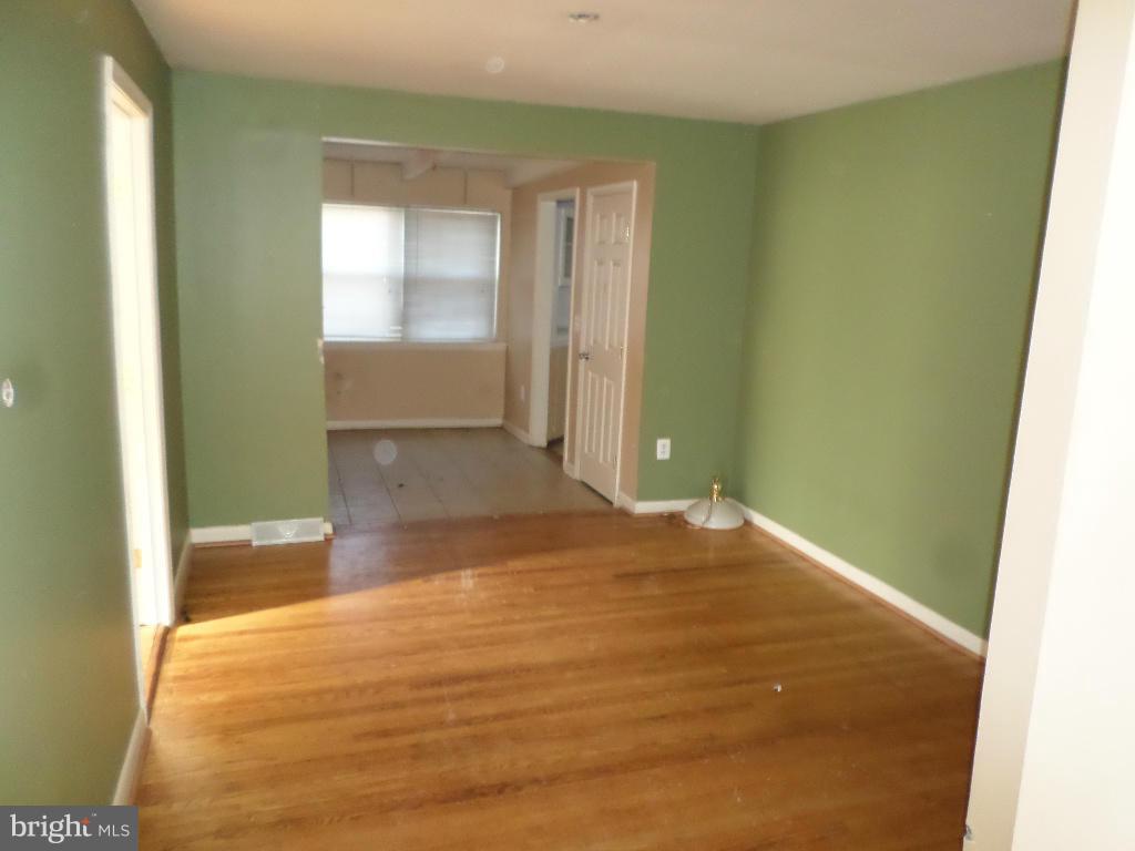 604 Beverly Road Reisterstown, MD 21136 - Photo 6 of 17 Dining Room