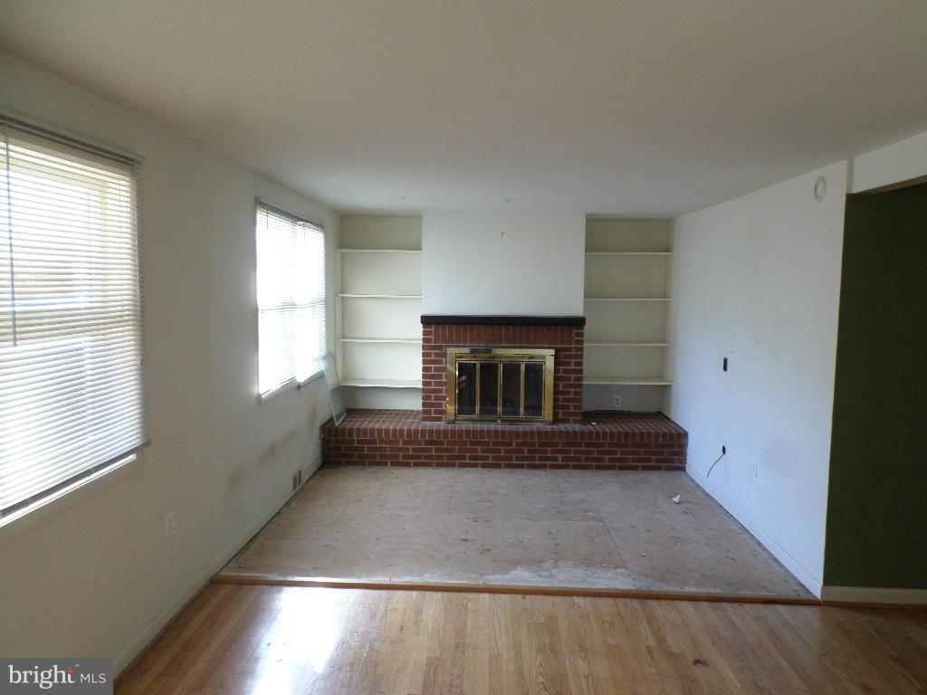 604 Beverly Road Reisterstown, MD 21136 - Photo 9 of 17 Living Room