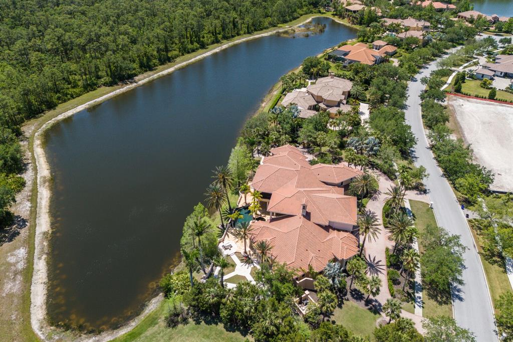 19208 Ganton Avenue Lakewood Ranch, FL 34202 - Photo 9 of 64