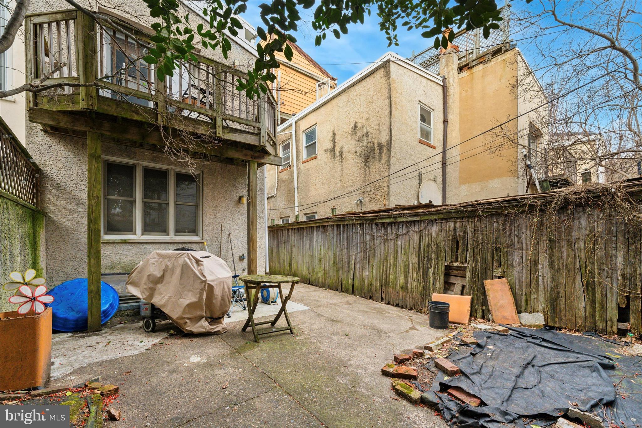 615 South 10th Street Philadelphia, PA 19147 - Photo 17 of 50 Unit 1- Yard and view of Unit 2R Deck