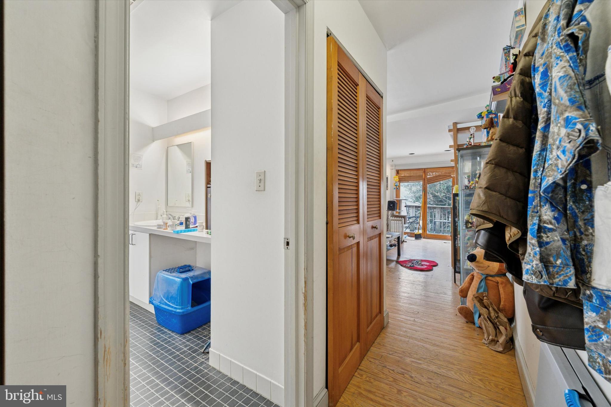 615 South 10th Street Philadelphia, PA 19147 - Photo 19 of 50 Unit 2R Hallway