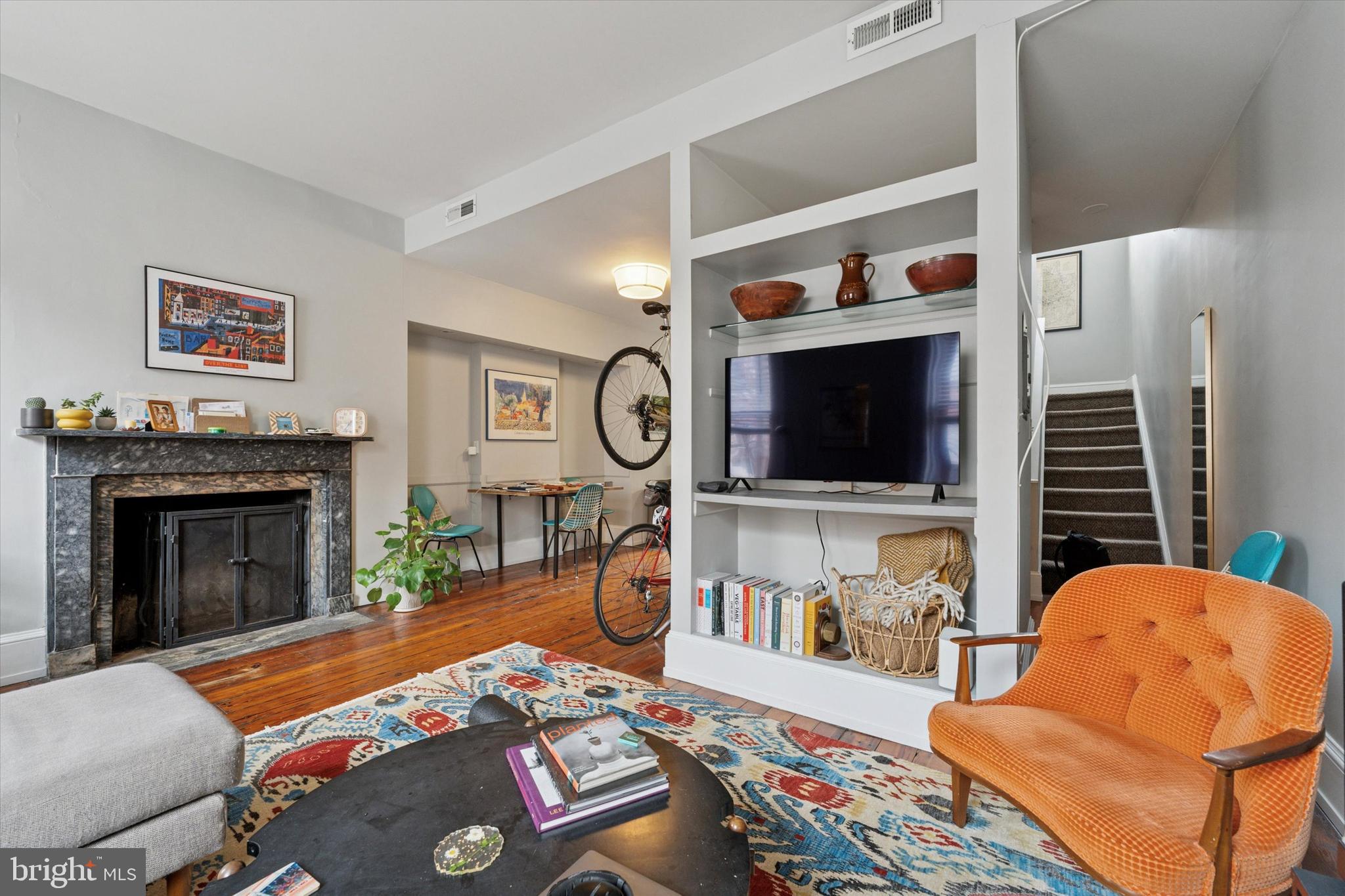 615 South 10th Street Philadelphia, PA 19147 - Photo 34 of 50 Unit 2F- Living Room