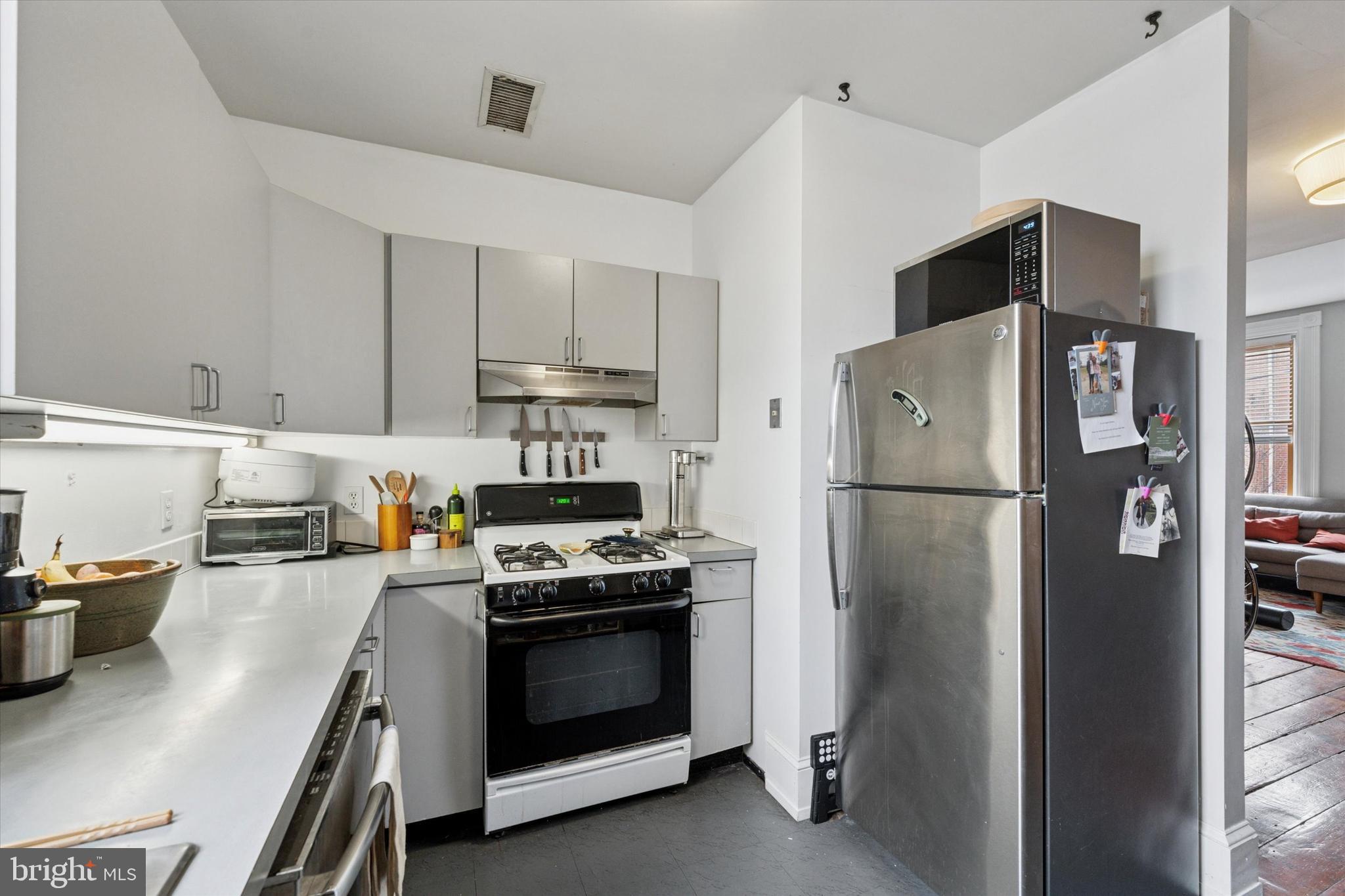 615 South 10th Street Philadelphia, PA 19147 - Photo 37 of 50 Unit 2F- Kitchen