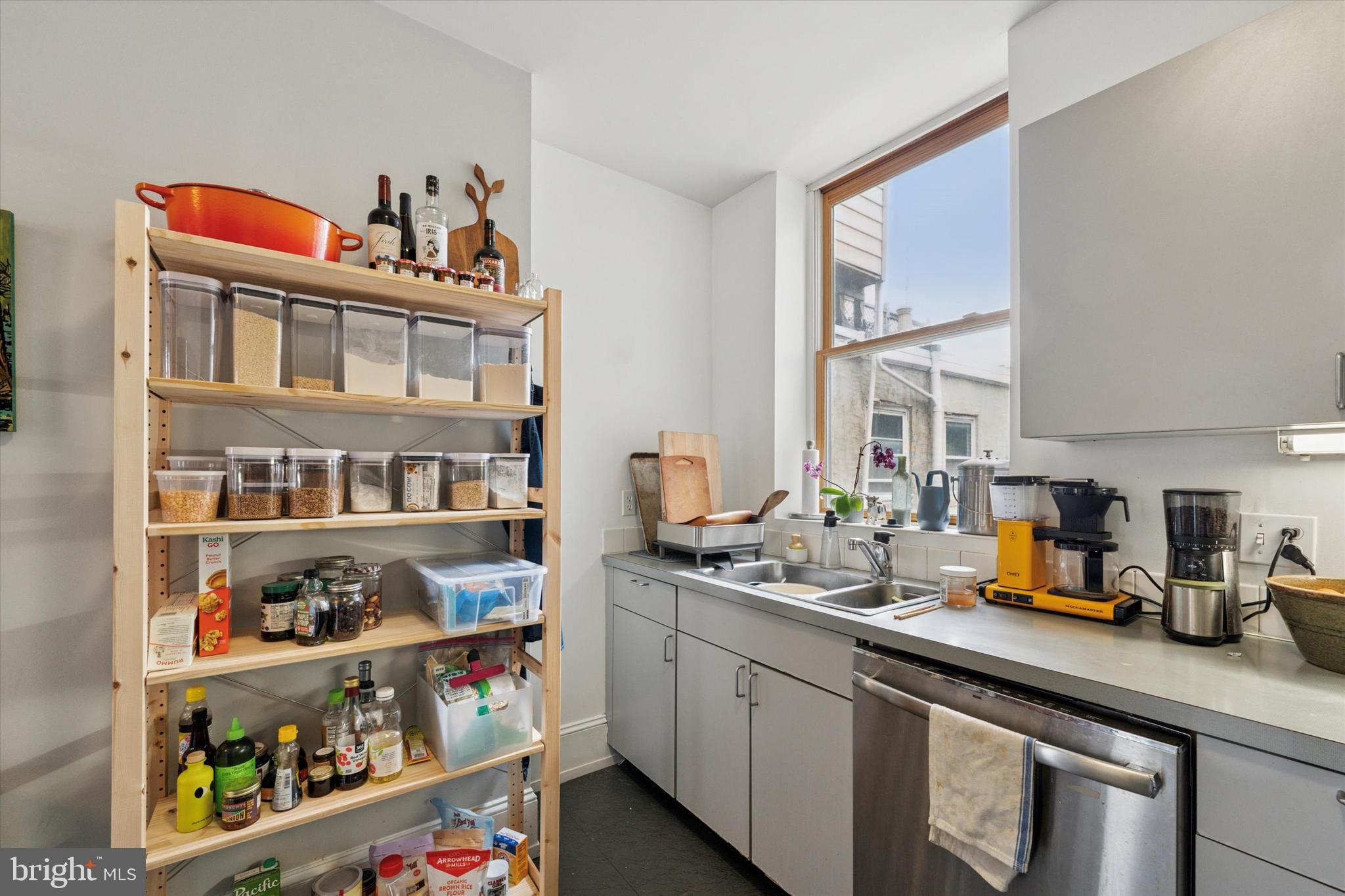 615 South 10th Street Philadelphia, PA 19147 - Photo 38 of 50 Unit 2F- Kitchen