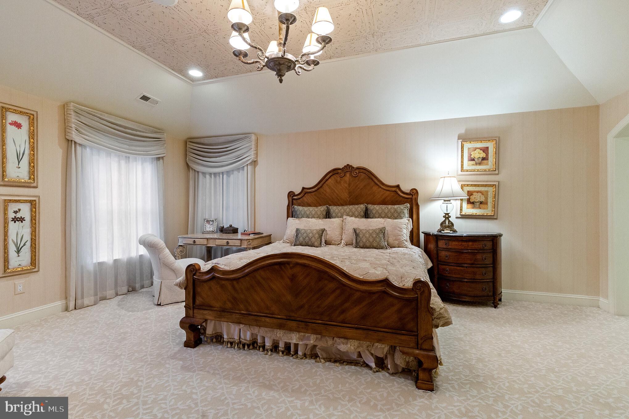 1017 Whitegate Road Wayne, PA 19087 - Photo 16 of 33 Master Suite