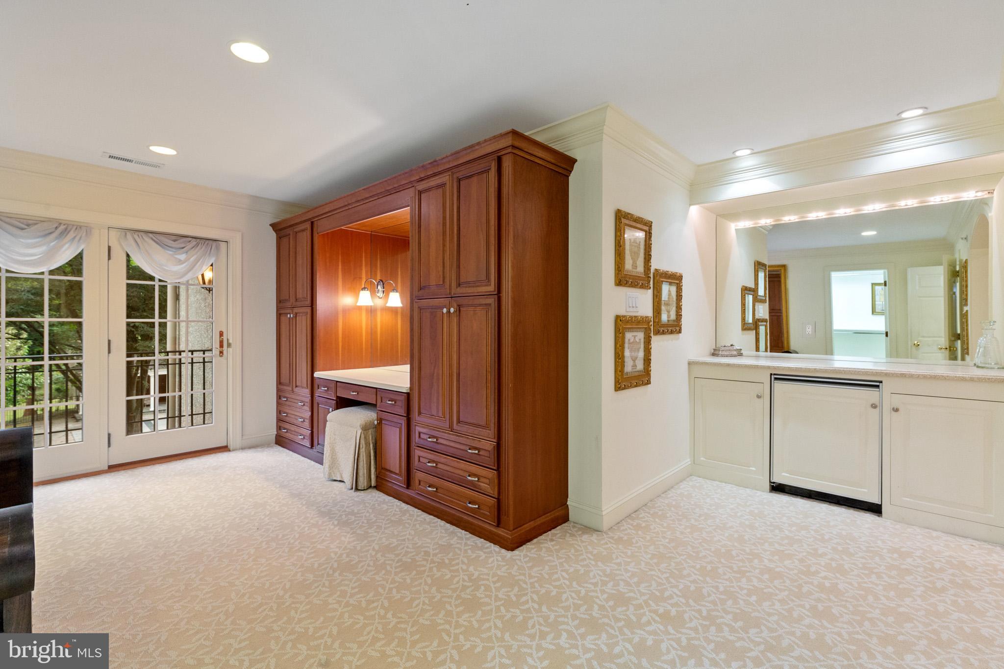 1017 Whitegate Road Wayne, PA 19087 - Photo 17 of 33 Master Suite - Dressing Area